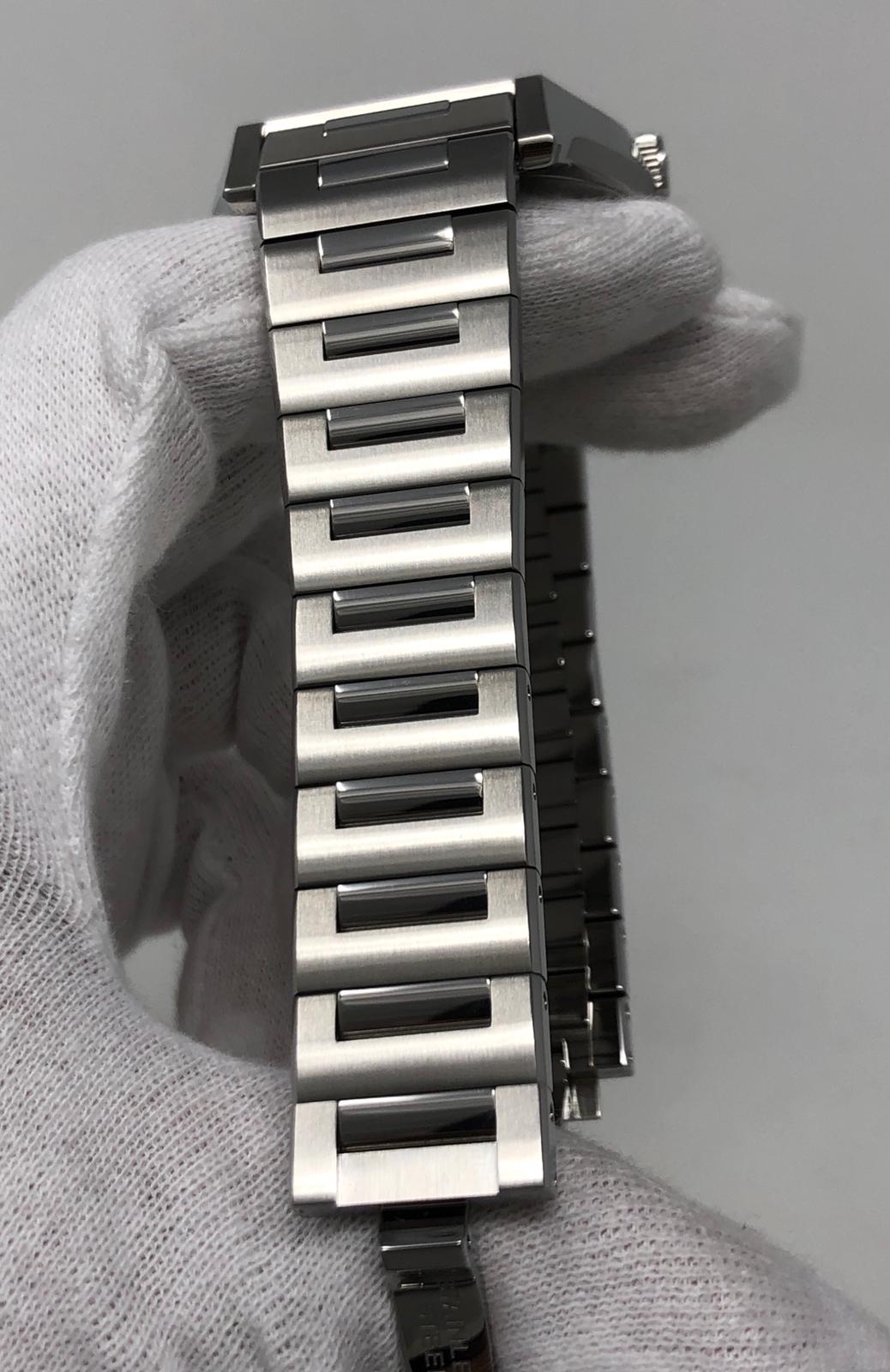 Gucci Pantheon Swiss Sapphire 44mm Black Dial Silver Men's Watch